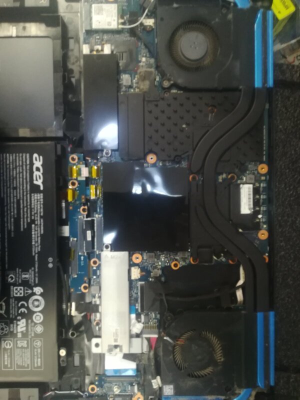 acer-laptop-helios-hardware-clean1.jpg