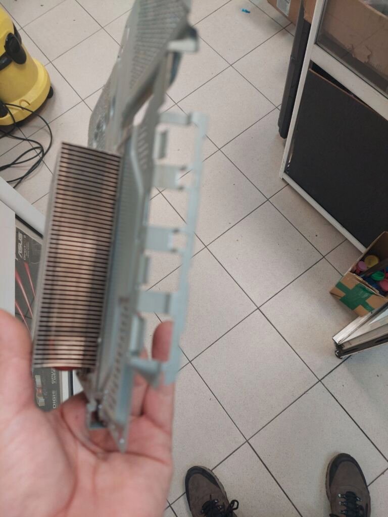 playstation4_pro_hardware_cleaned-1.jpg
