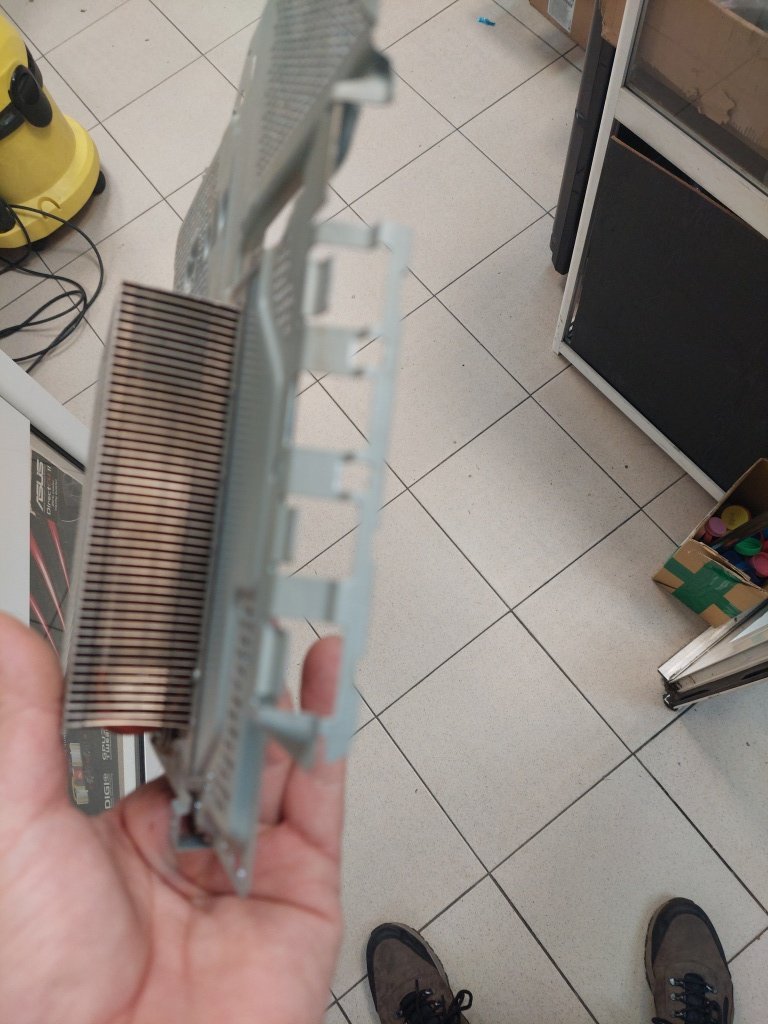 ps4-pro-hardware-clean-20240130-1.jpg