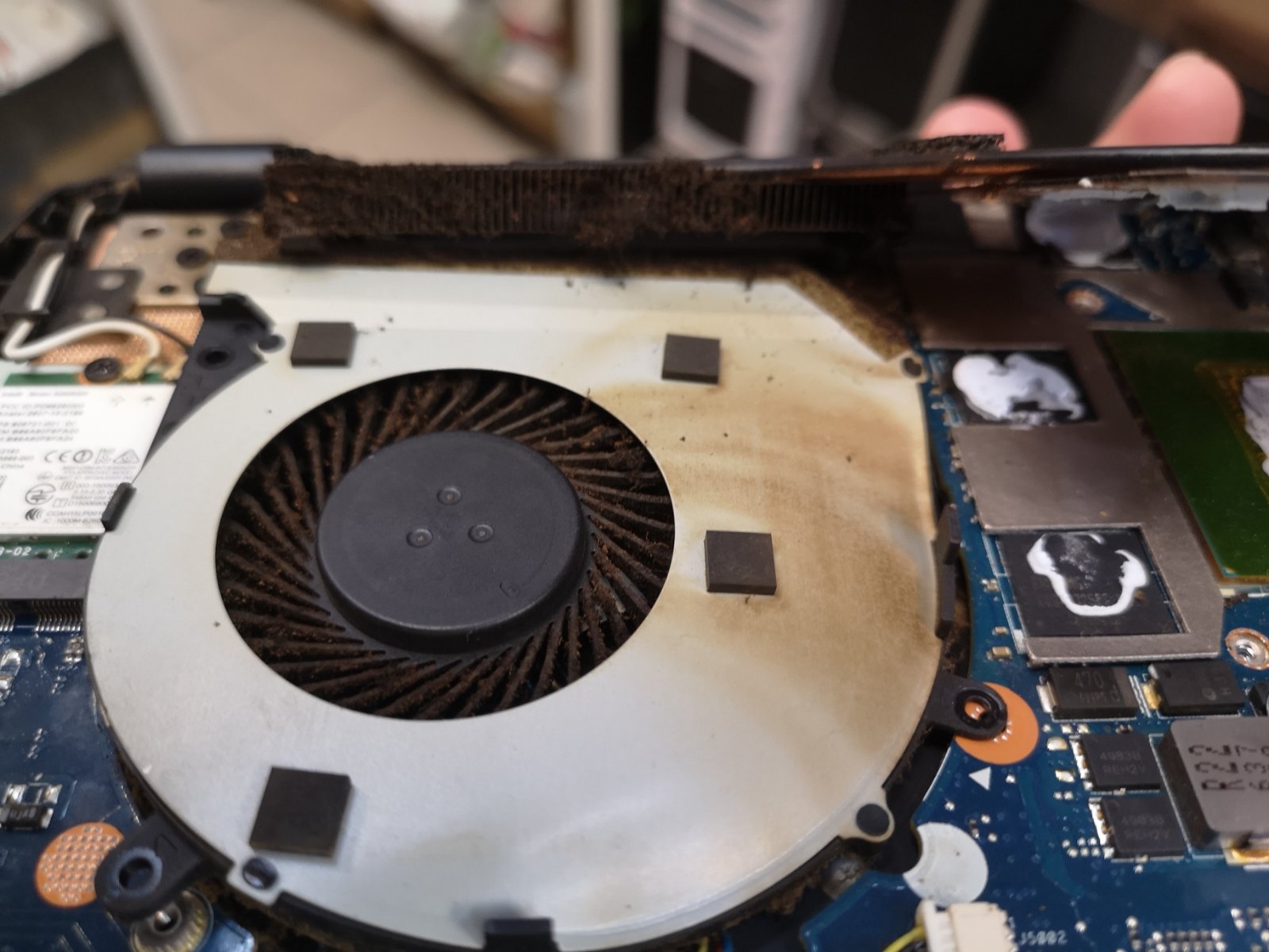 laptop-hw-clean-122024-2.jpg
