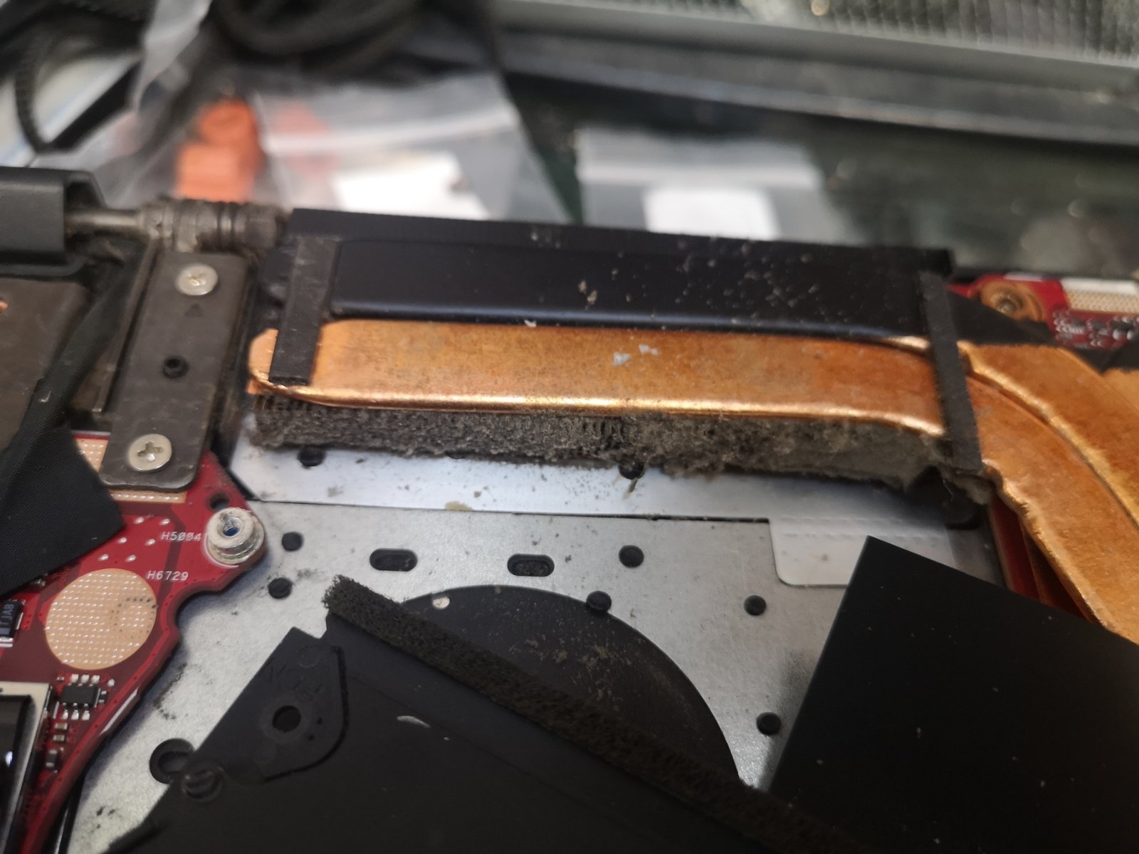 laptop-hardwarew-clean-change-compound-122024-2.jpg
