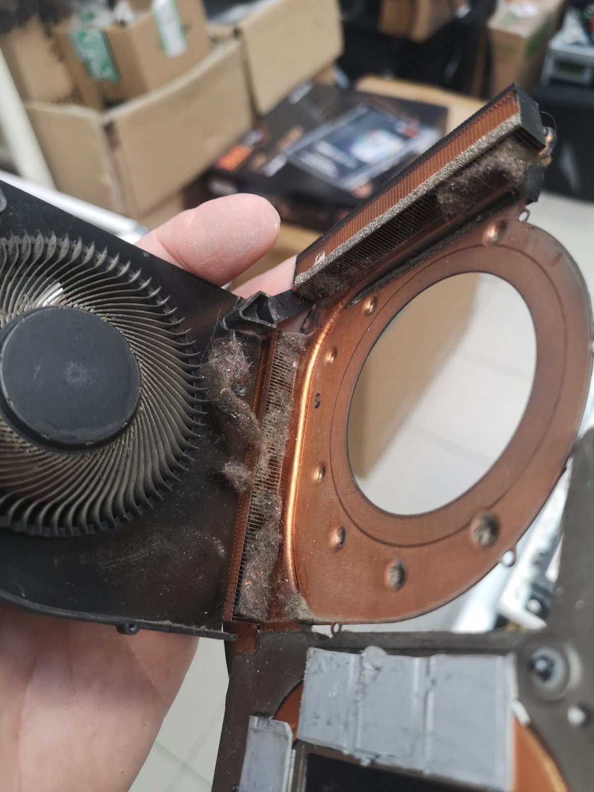 hardware-cleaning-lenovo-legion-100525-2.jpg