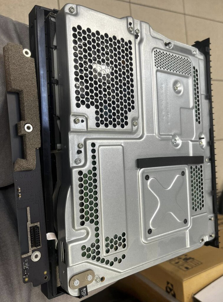 XboxOneX-hardwareClean-6.jpg