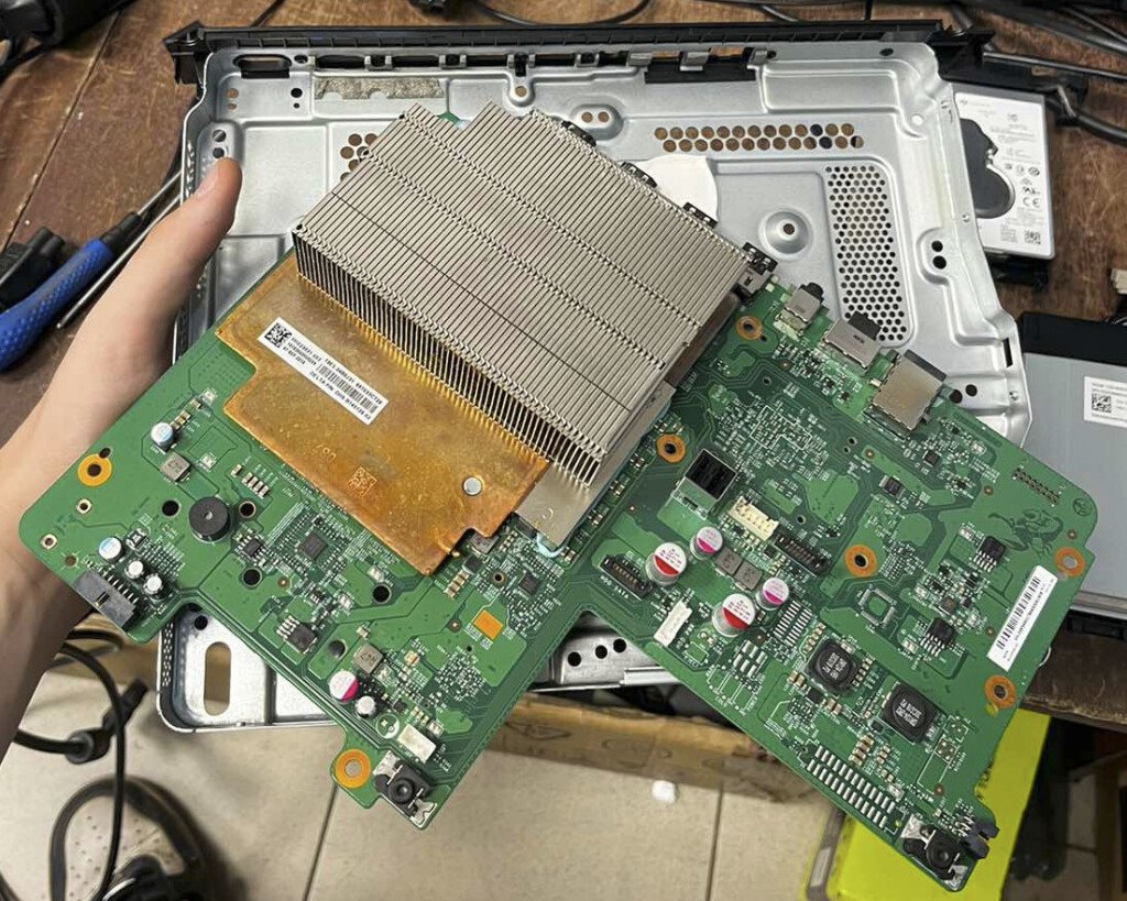 XboxOneX-hardwareClean-1.jpg